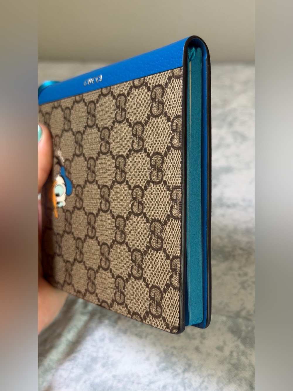 Gucci x Disney GG Supreme Donald Duck notebook - Picture 4 of 14